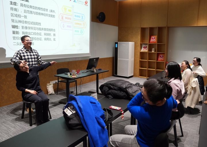 7094bbb2-a0db-4235-b16a-6a14f16b3588.jpg