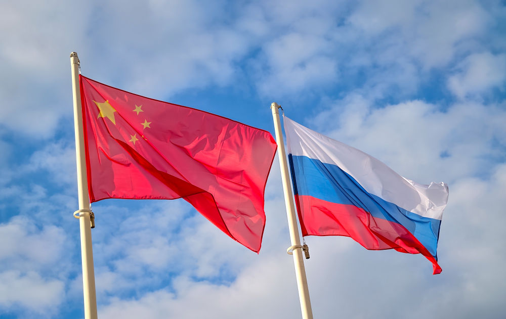 离京赴莫斯科对俄罗斯进行国事访问并出席纪念苏联伟大卫国战争胜利80周年庆典