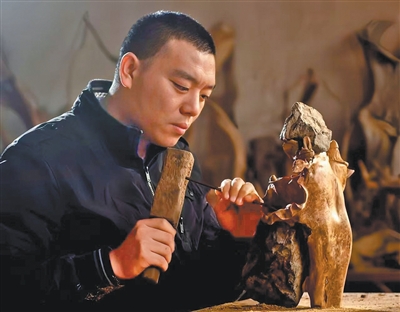 方寸之间 精琢生花（工匠绝活）