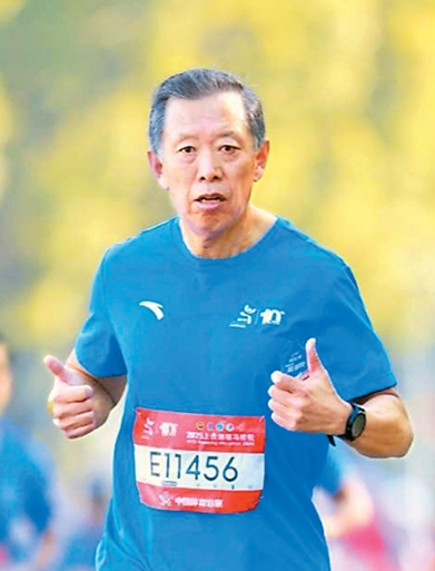 急诊室救死扶伤 跑道上治愈自己（我的健康故事）