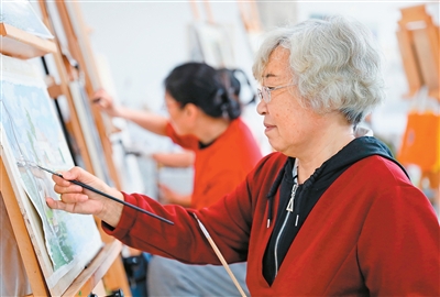 怎样老去算体面？（健康驿站·关注健康老龄化①）