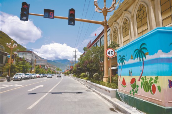 西藏加查县：高原江畔小城的美丽蜕变与民生温度