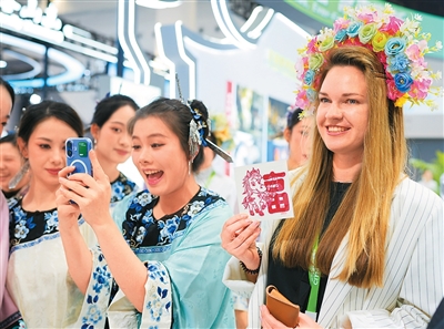 “你好！中国”圈粉外国旅行商