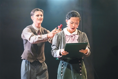 “明华轮”变身跨国戏剧舞台