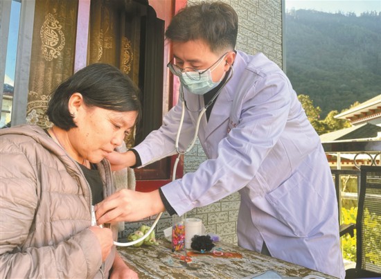 托起人民群众健康梦