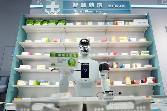 会交流、能干活的机器人是怎样“练”成的？