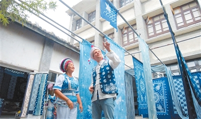 “共同团结奋斗、共同繁荣发展”（两会·读懂中国）