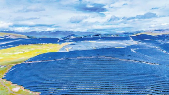 海拔四千米之上 绿电装上稳定器